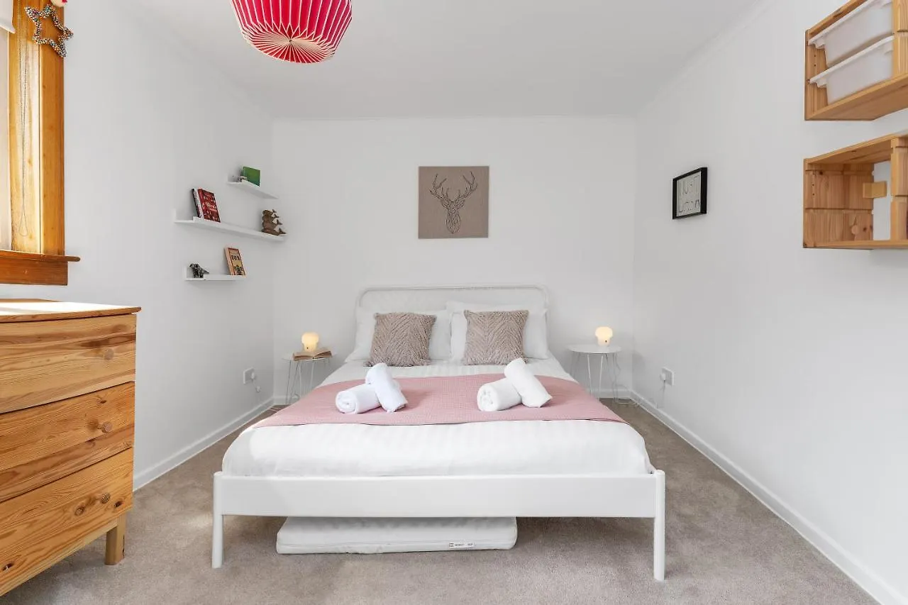 Cozy With Character Cheerful Home With Garden At Leith Links Park Edinburgh