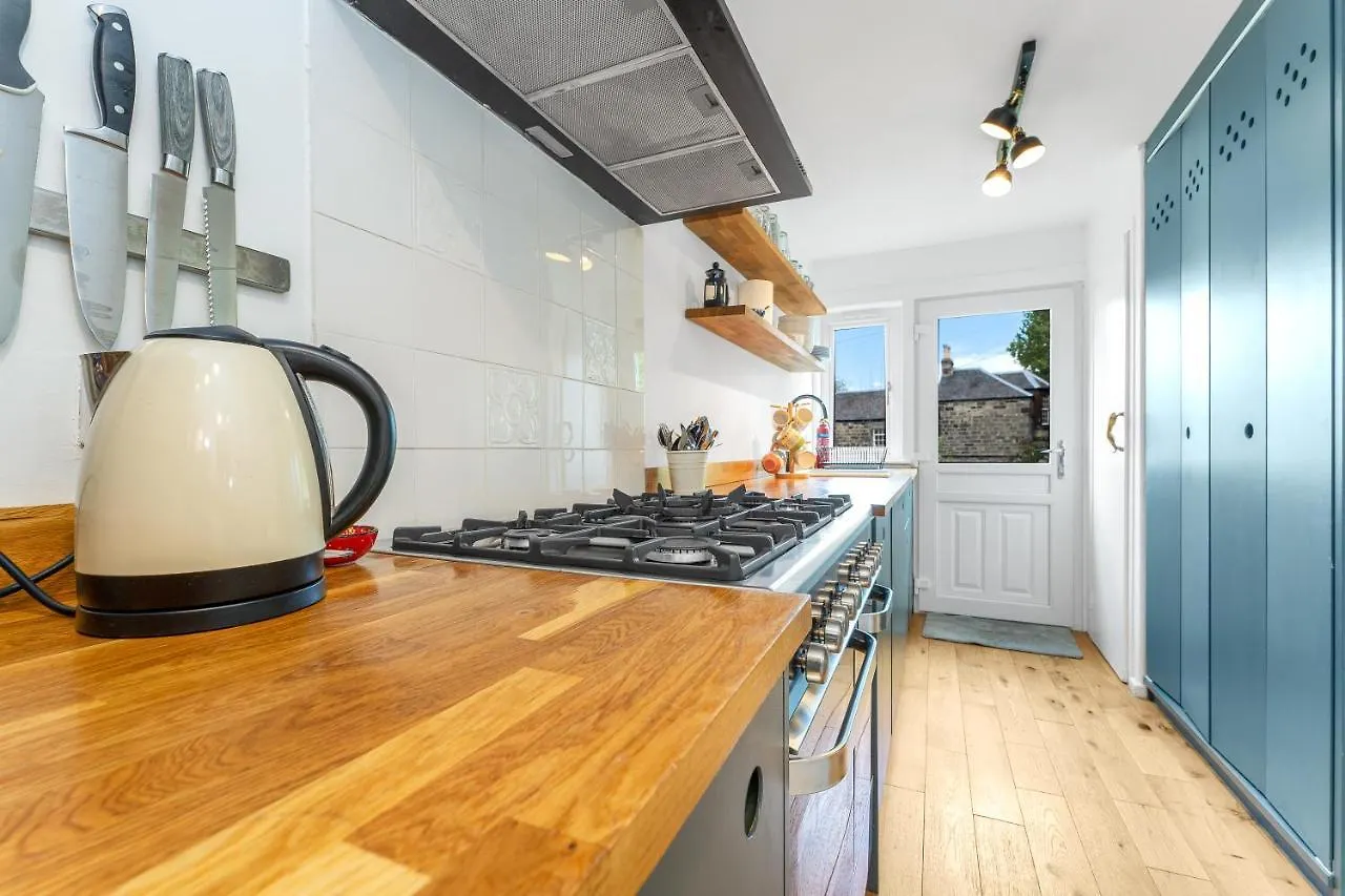 Cozy With Character Cheerful Home With Garden At Leith Links Park Edinburgh